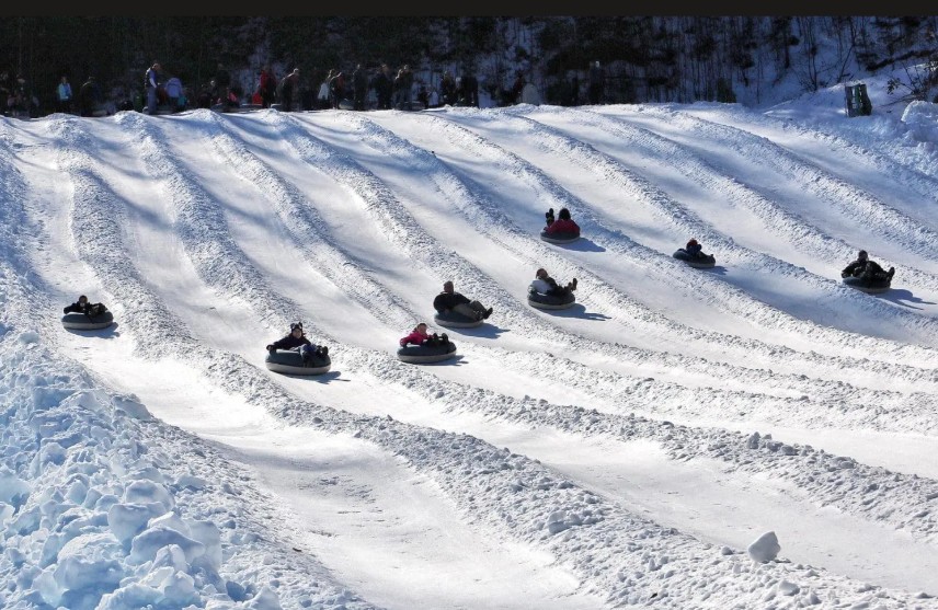 1e Snowtubing