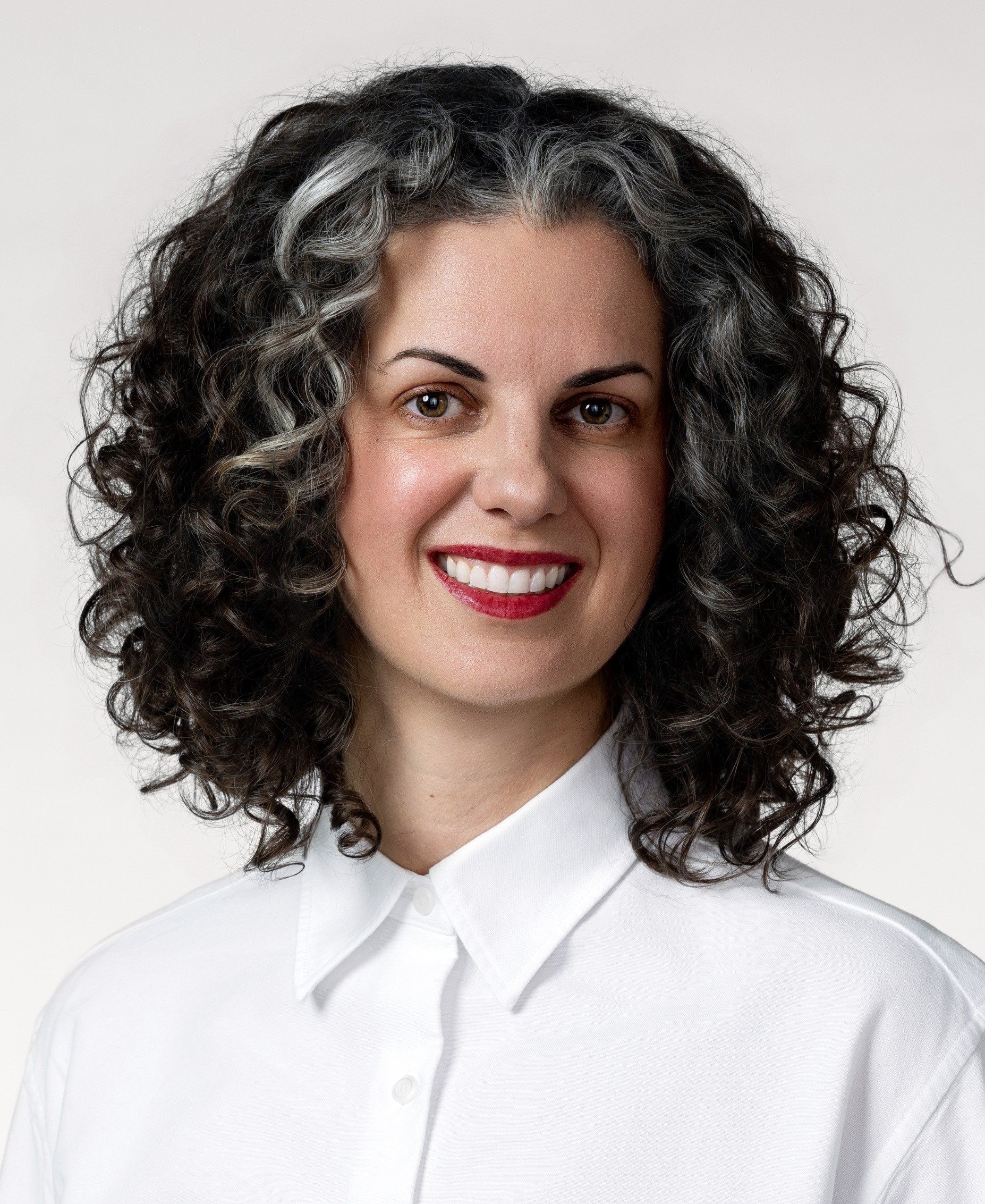 Resized Jennifer Shea Headshot